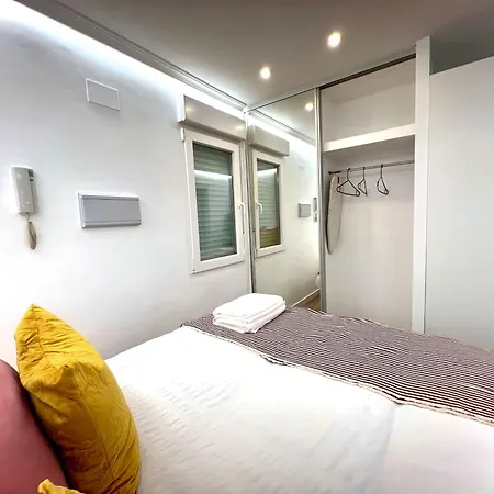 Apartment In The Heart Of Madrid-Piso En Malasana-2